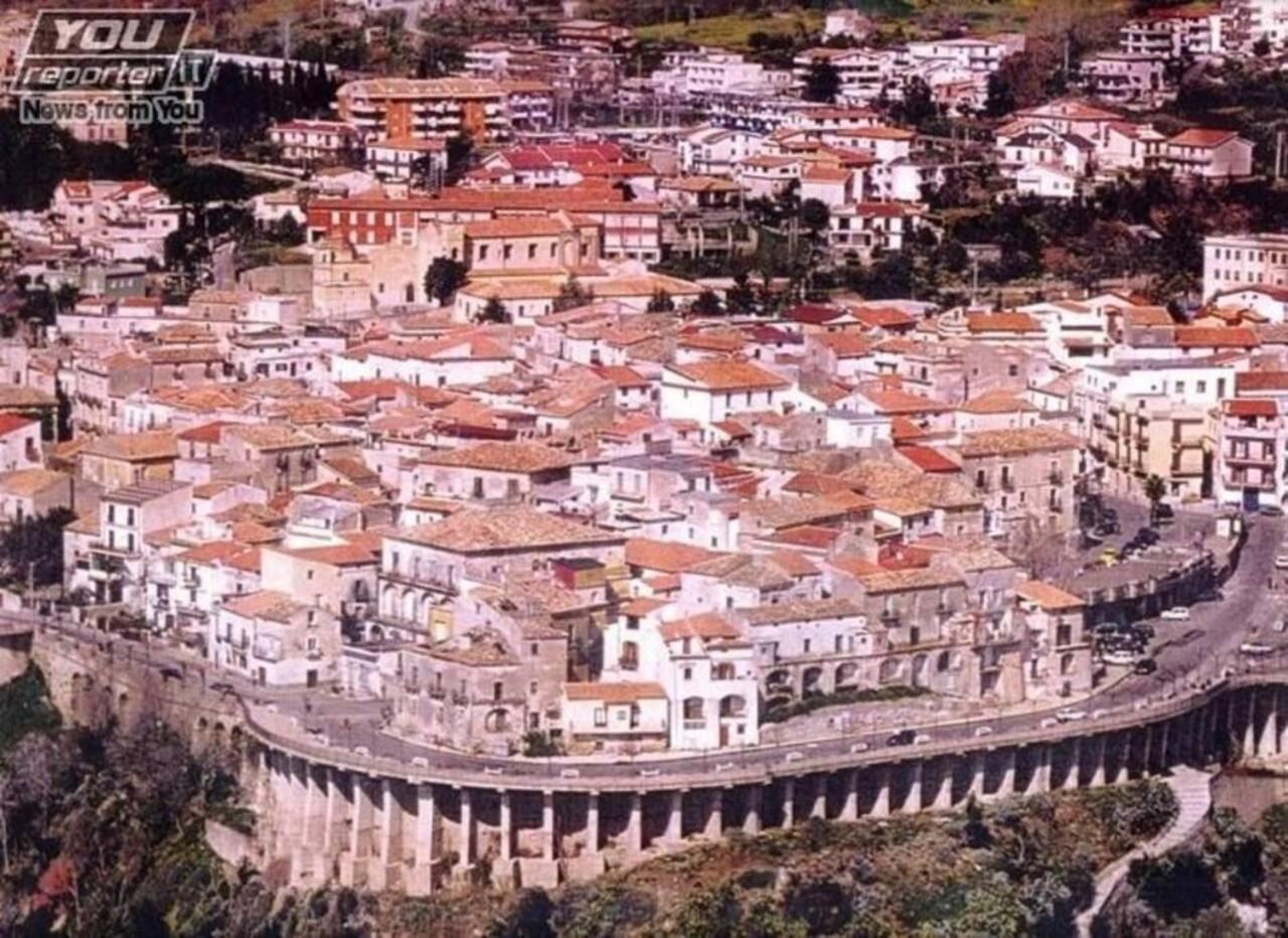 Uno Spettacolo Della Natura San Lucido Exterior foto